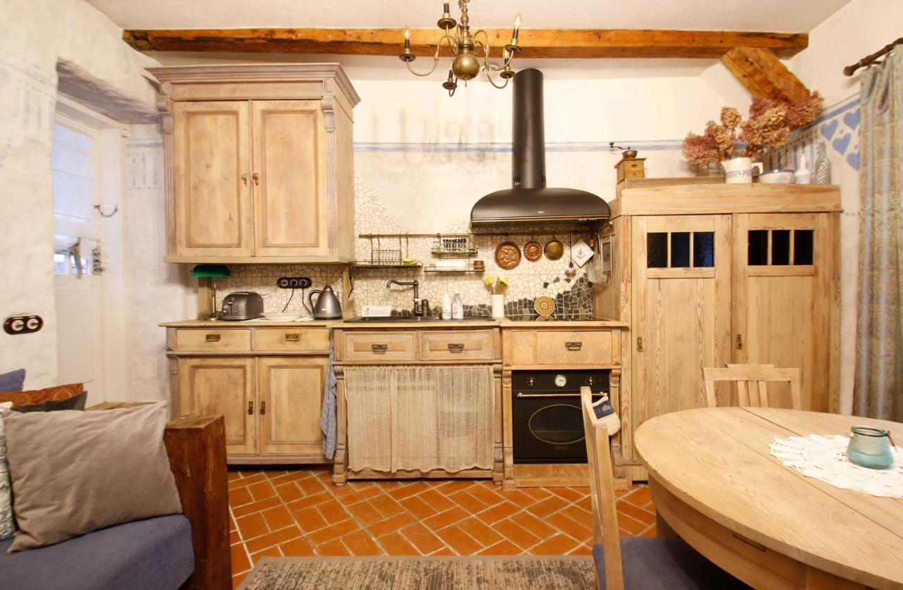 Bohemian Hideout, Old Town, Tartu Home Eksteriør bilde